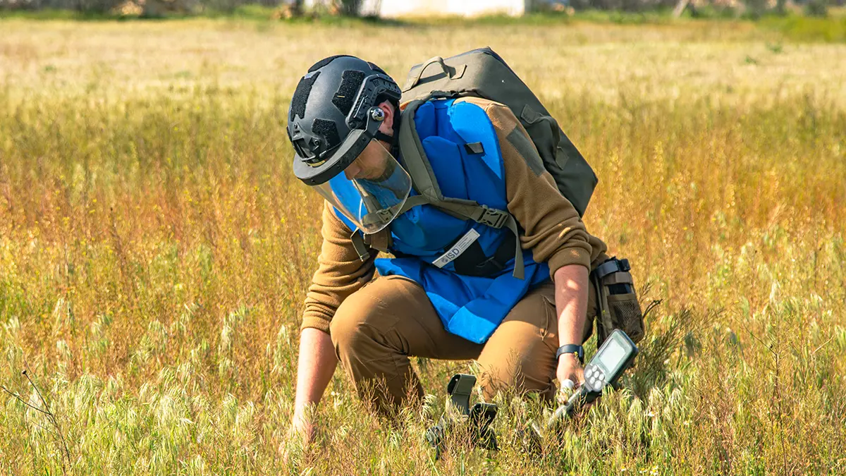 Ручне розмінування